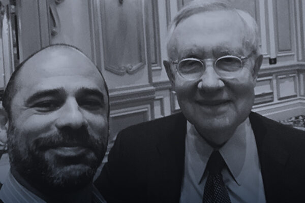José Dante Parra, former advisor to U.S Senator Harry Reid, sat down to speak with Julio Sánchez Cristo of La W
